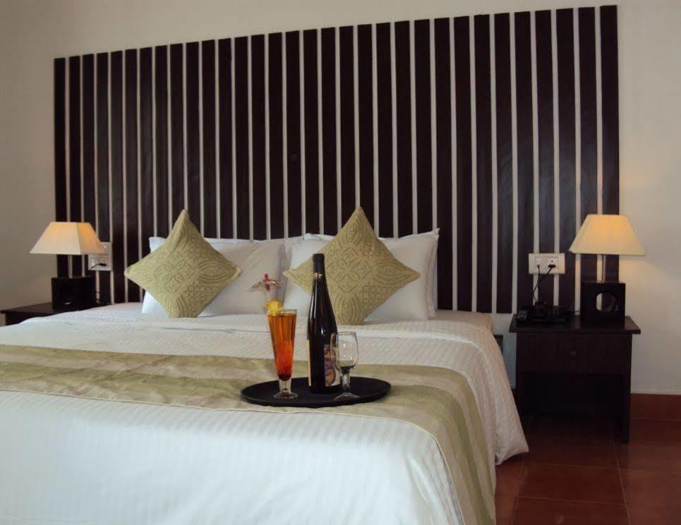 Toshali Goan Village Resort Кандолим Экстерьер фото
