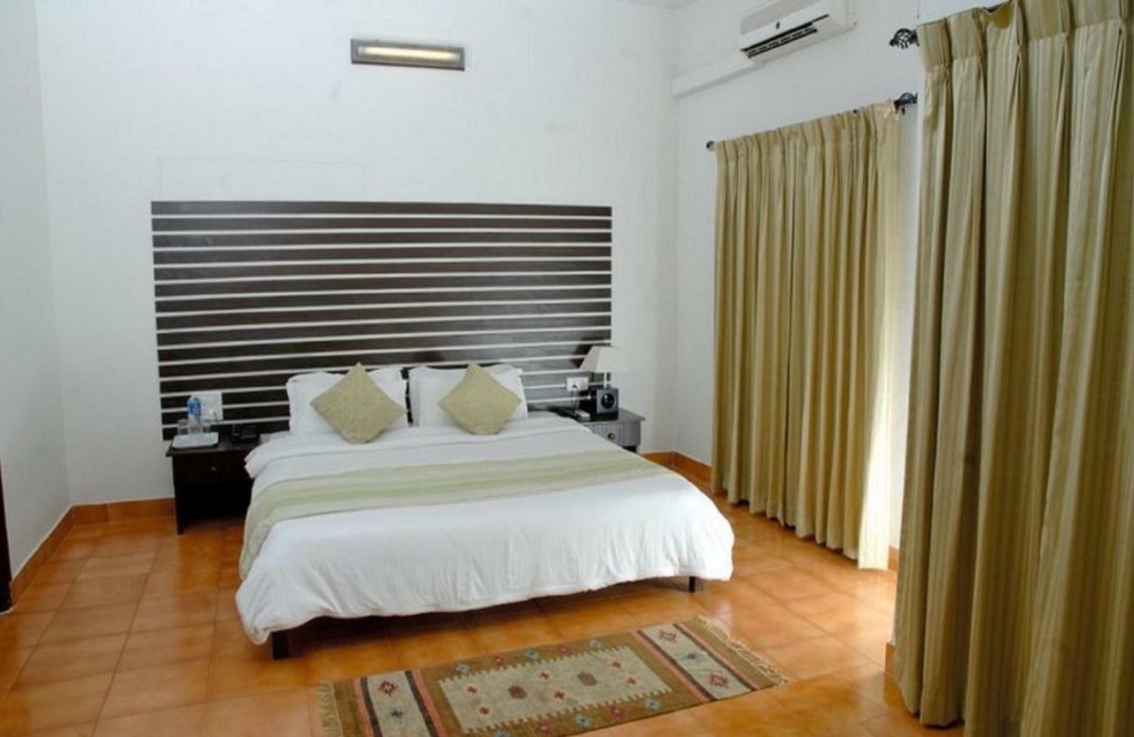 Toshali Goan Village Resort Кандолим Экстерьер фото